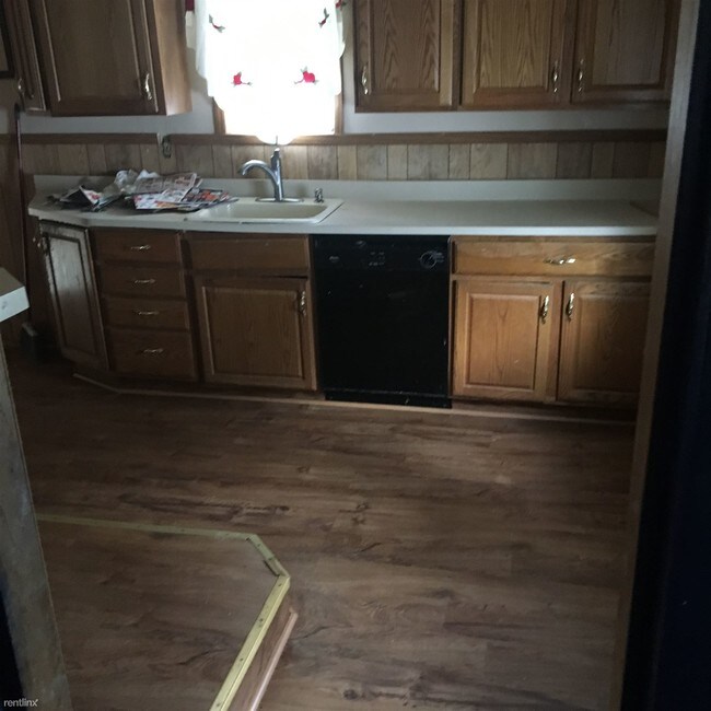 Building Photo - 3 br, 2 bath House - 910 W. MacQueen