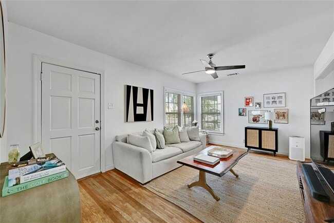 Building Photo - 5313 Avenue F