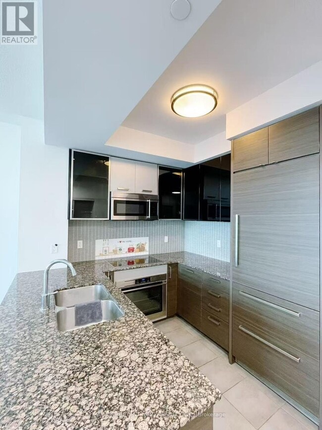 Photo du bâtiment - 5162-5162 Yonge St