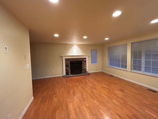 Foto del edificio - 5952 Longdin Rd