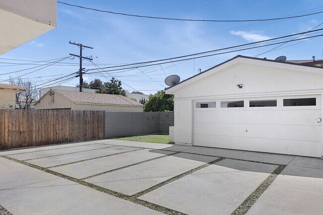 Photo - 322 E 55th St Apartment