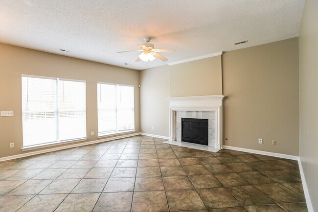 Foto del edificio - 1432 Lockhart Pl NW