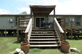 Building Photo - 177 White Oak Dr