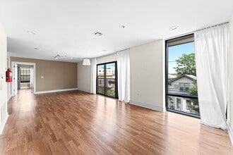 Building Photo - 125 70th St
