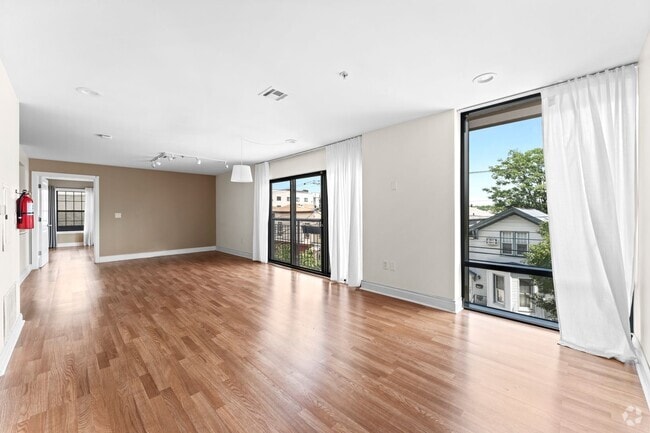 Building Photo - 125 70th St