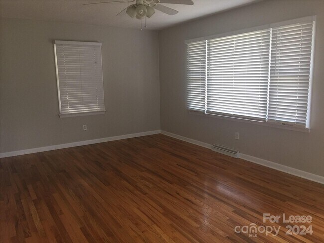 Building Photo - 312 Ridge Dr