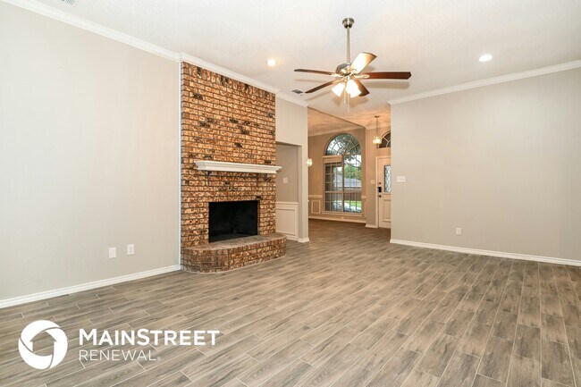 Building Photo - 1450 Cromwell Ct