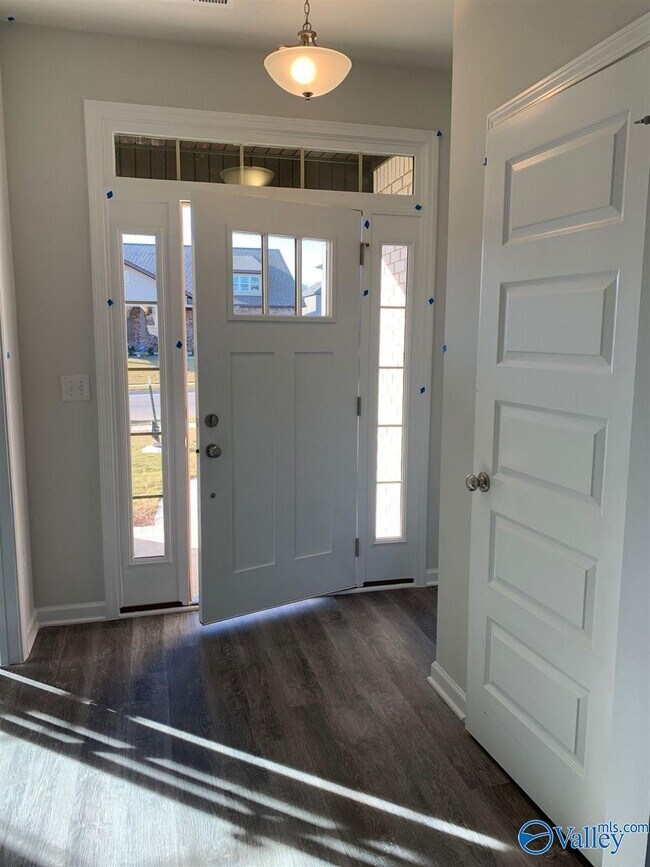 Building Photo - 149 Holly Fern Dr.