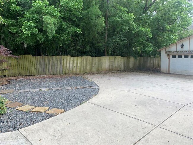 Building Photo - 1403 N Druid Hills Rd NE