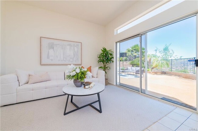 Foto del edificio - 338 Calle Vista