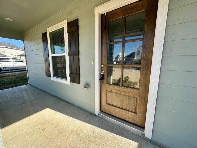 Foto del edificio - 16635 Colleen Pl