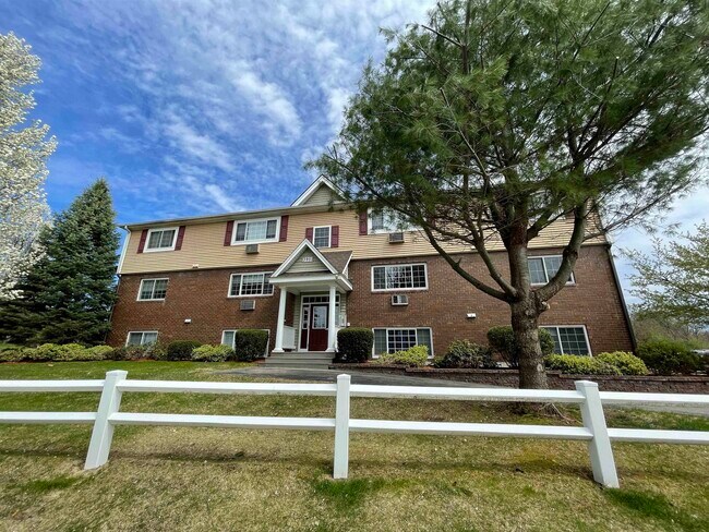 Foto del edificio - 3981 Brown Ave