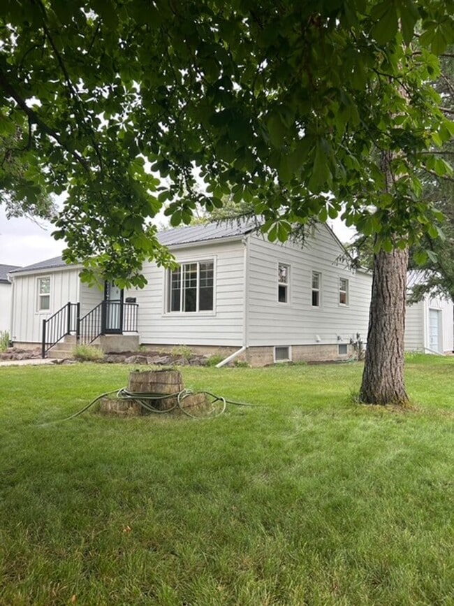 Building Photo - Charming 3 Bedroom, 2 Bath House on the East Side of Kalispell