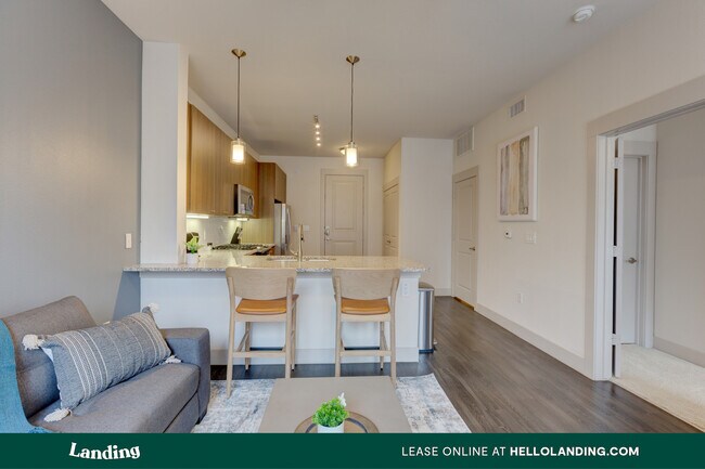 Foto del edificio - 110 W CityLine Dr