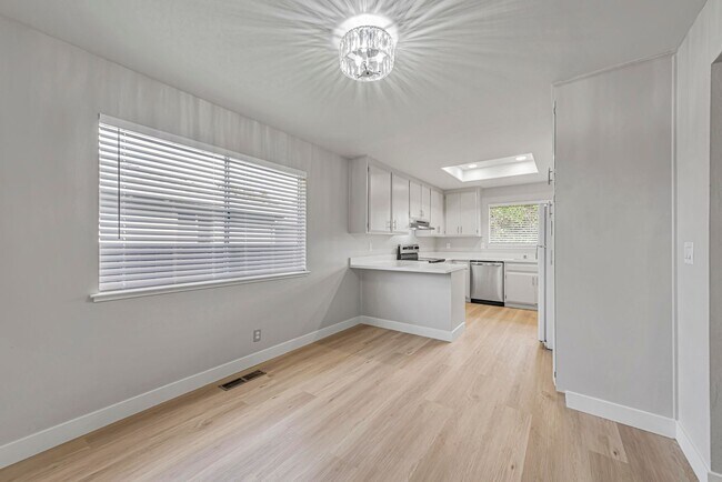 Building Photo - 960-960 Spadafore Ct