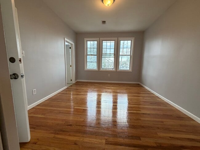 Building Photo - 49 Lembeck Ave