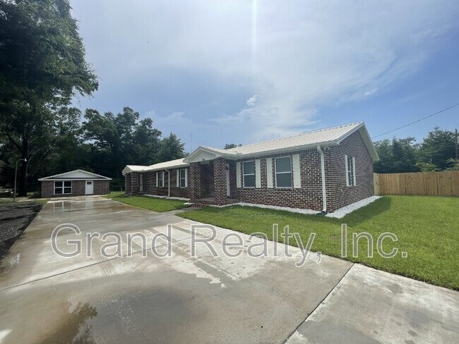 Building Photo - 6095 Carr Rd