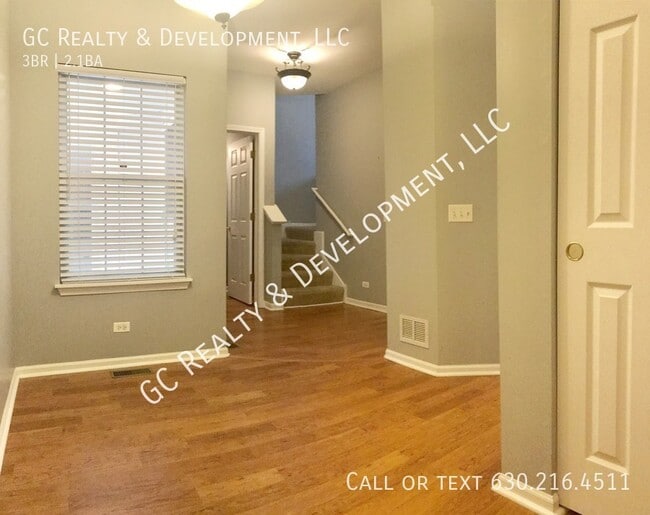 Building Photo - ***3 BDRM + LOFT / 2.5 BTHS / 2 CAR GARAGE...