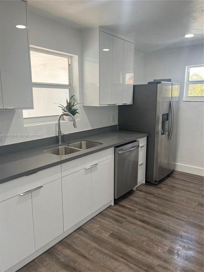 Building Photo - 3310 SW 94th Pl