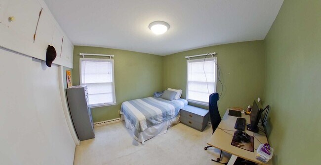 Building Photo - 3D Tour Available! Huge House with Two Kitchens + Fenced-in Yard + Washer & Dryer! Available Augu...