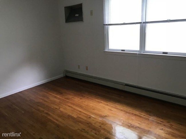 Foto del edificio - 767 Midland Ave