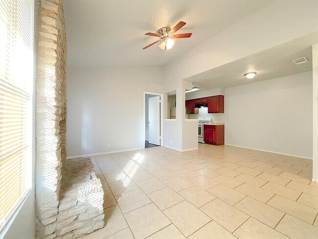 Foto del edificio - 12414 Deer Falls Dr