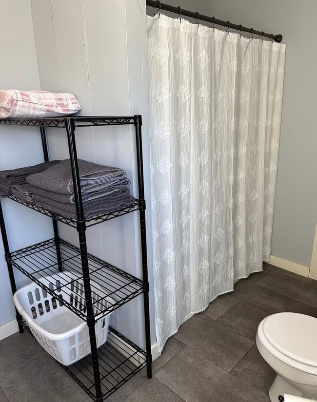 Building Photo - 131 W Bethel Rd