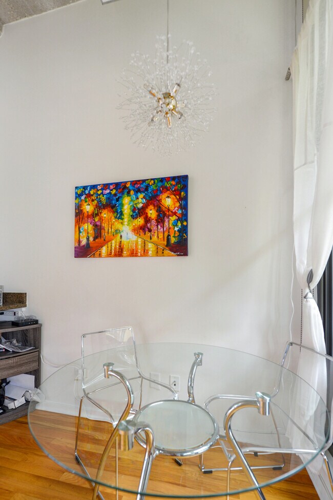 Foto del edificio - 900 N Kingsbury St