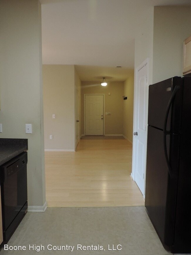 Building Photo - 2 br, 2 bath House - 247 Eli Hartley Dr #206