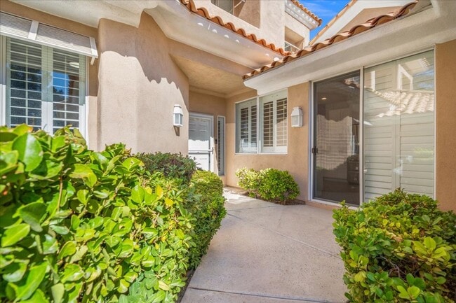 Foto del edificio - Modern, Elegant Fully Furnished 3 Bedroom ...