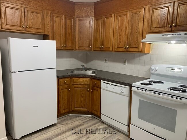 Photo - 69 Grove St Apartment