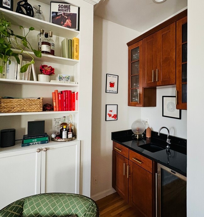 Foto del edificio - 1415 Chapin St NW