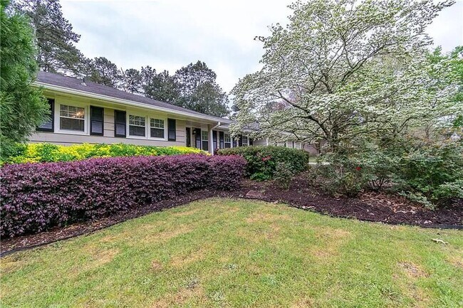 Building Photo - 2222 Springdale Dr