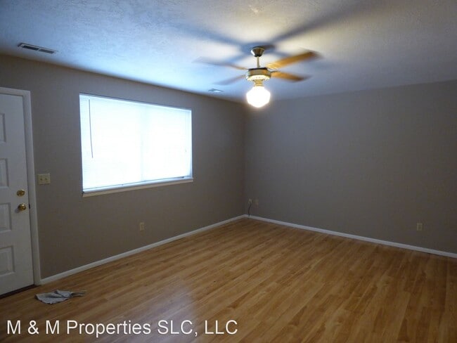 Building Photo - 326 E Sunset Ave