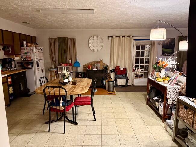 Foto del edificio - 14531 Stephen St