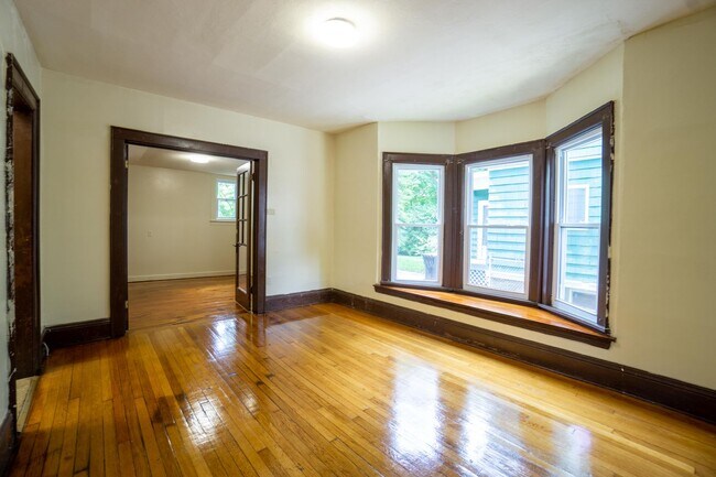 Foto del edificio - 108 Avondale Pl