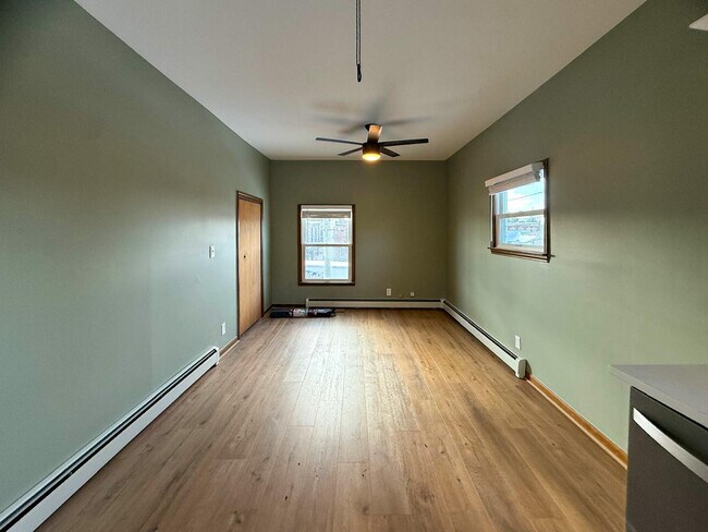 Foto del edificio - 36465 Main St