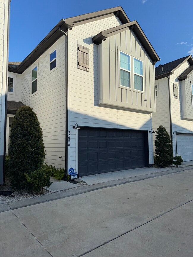 Foto del edificio - 3208 Bostic St