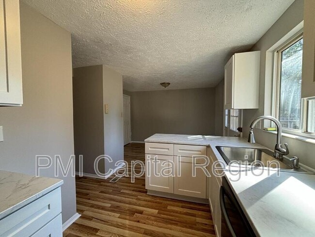 Building Photo - 8 McDonald Chapel Ct