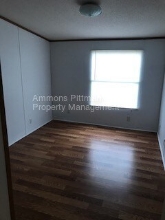 Foto del edificio - 2600 Gresham Lake Rd