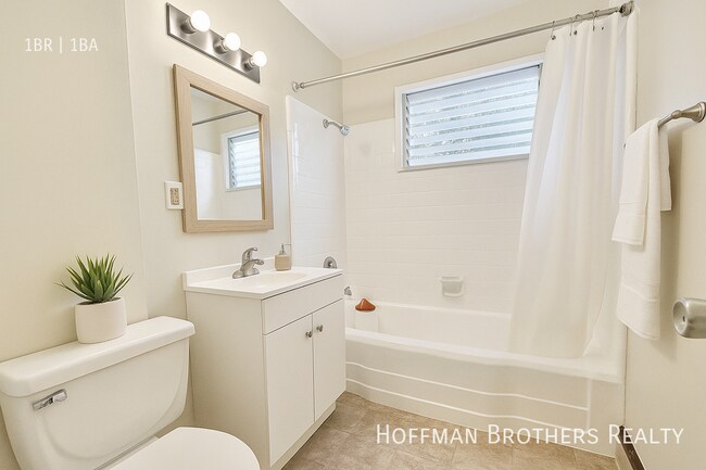 Foto del edificio - 8262 Blackburn Ave