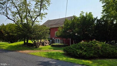 Building Photo - 253 E Dark Hollow Rd