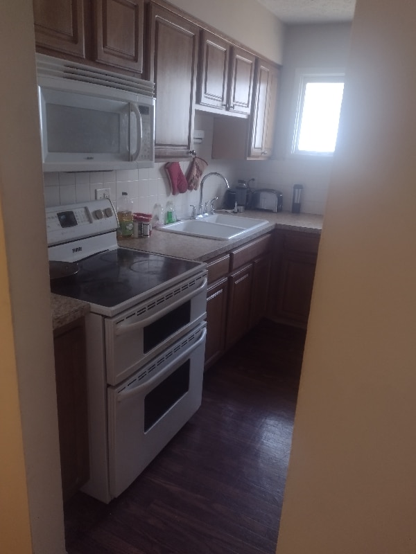 Building Photo - 2587 Azelda St