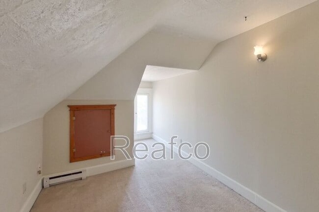 Building Photo - 329 Chittenden Ave