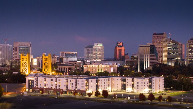 Building Photo - 805 Riverfront Apartments