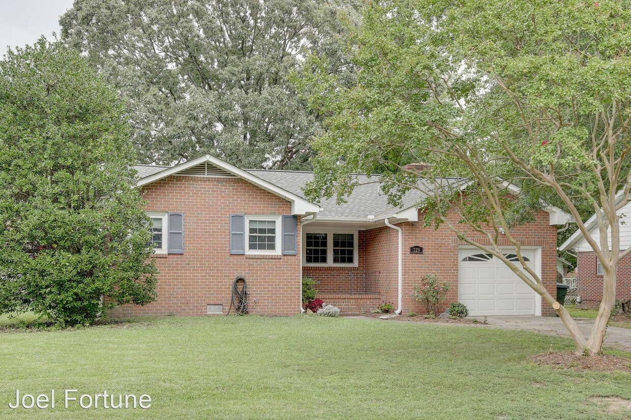 3 br, 2 bath House 729 Mayland Drive House for Rent in Newport News