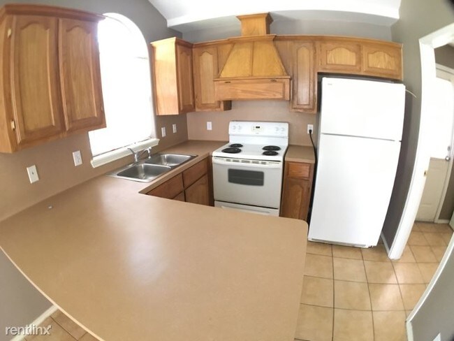 Building Photo - 2 br, 2 bath Apartment - 820 N Cross Ln