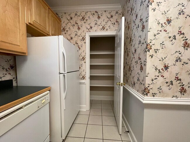 Building Photo - 4442 Sierra Ct