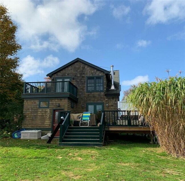 194 E Main Rd, Little Compton, RI 02837 House Rental in Little Compton, RI