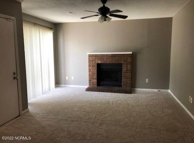 Foto del edificio - 3704 Nealshire Dr NW